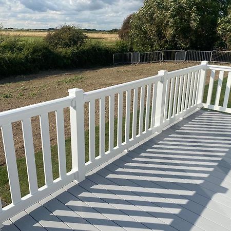 The Lodge Selsey Exteriör bild